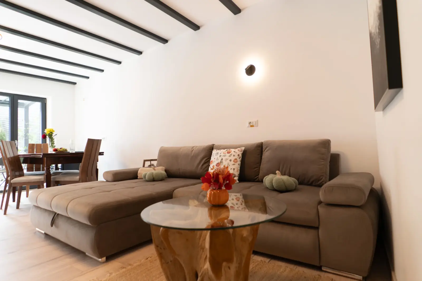 Cabana din pădure la Ikabane - hotel de design premium în Văratec, Neamț