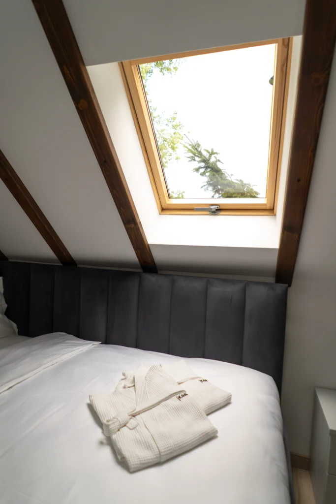 Pat king-size Cabana din pădure - vacanță wellness pentru cupluri