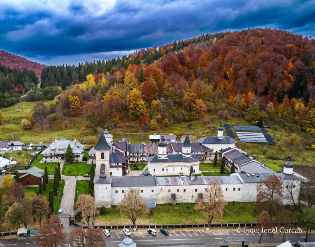 Mănăstirea Secu lângă Ikabane Resort