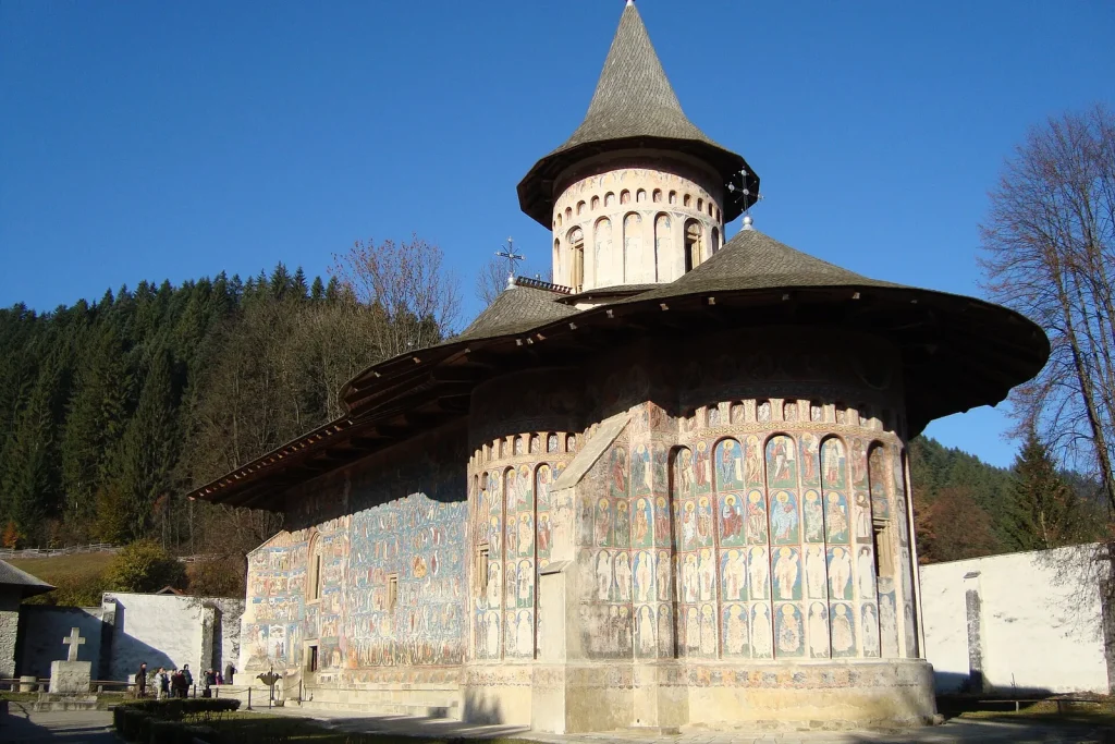 Mănăstirea Voroneț lângă Ikabane Resort